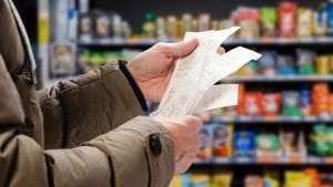 Studiu: Creşterea preţurilor şi cheltuielile neprevăzute, principalele surse de stres financiar